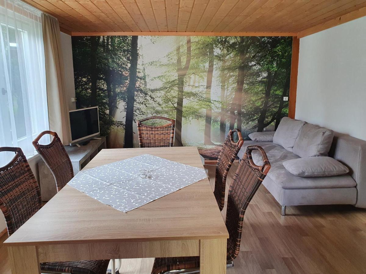 Ferienhaeuser & Bungalows - Naturcamp Meyersgrund Im Thueringer Wald 일메나우 외부 사진
