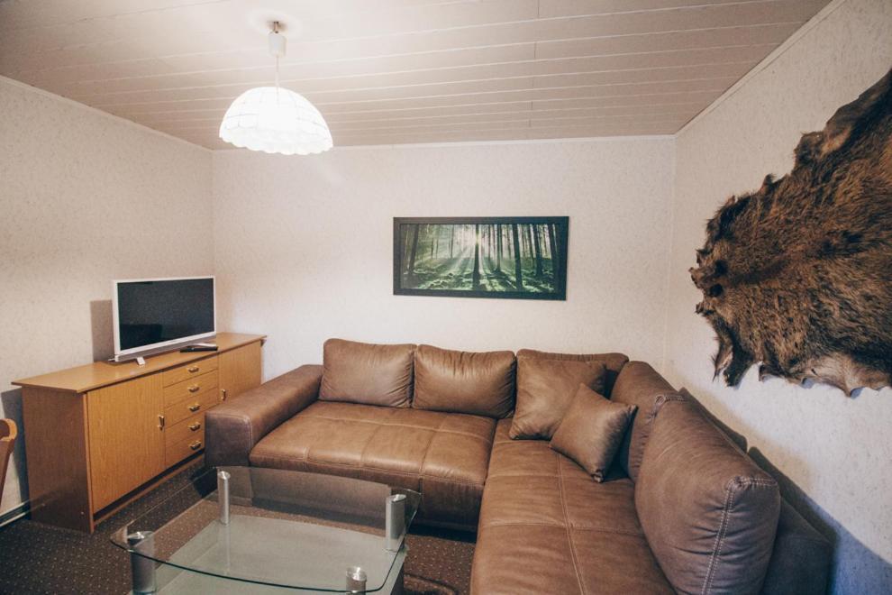Ferienhaeuser & Bungalows - Naturcamp Meyersgrund Im Thueringer Wald 일메나우 객실 사진